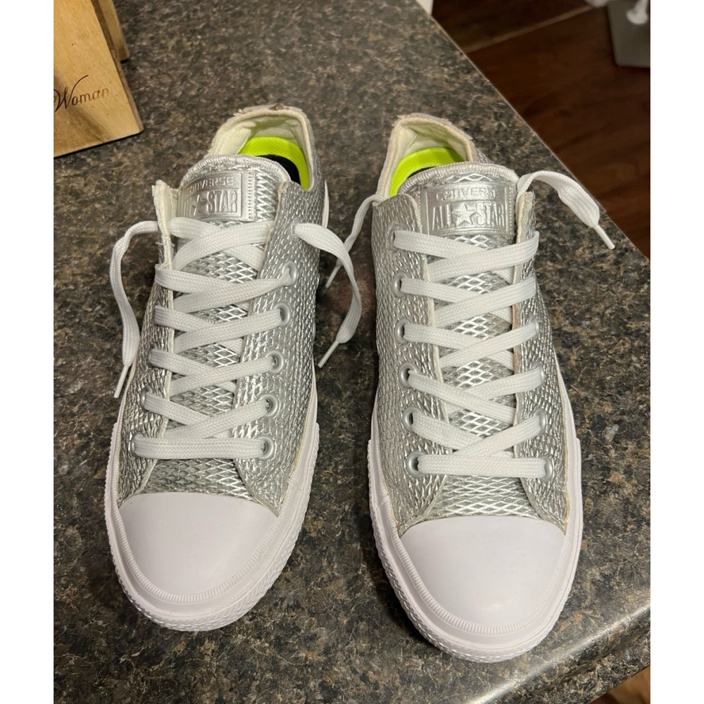 CONVERSE CHUCK TAYLOR ALL STAR II PERFORATED METALLIC LEATHER SILVER - Picture 1 of 9